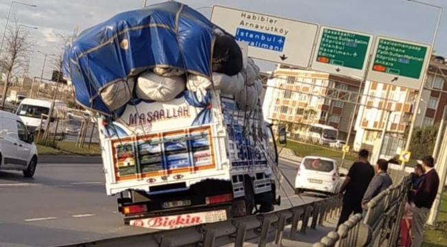 Makas kıran kamyonetini devrilmesin diye bariyere bağlayarak kamyona yasladı