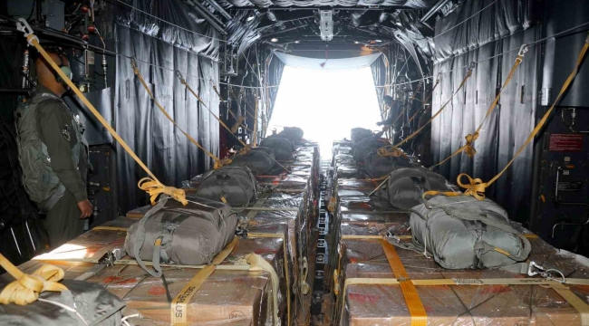 Ürdün, Gazze'ye havadan yardım paketleri bıraktı