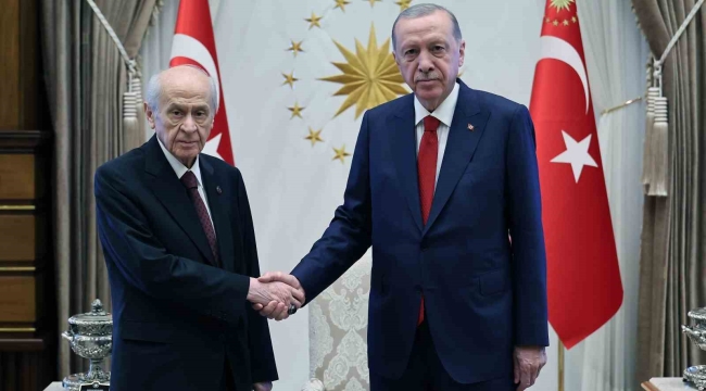 Cumhurbaşkanı Recep Tayyip Erdoğan ile MHP Genel Başkanı Devlet Bahçeli'nin görüşmesi başladı.
