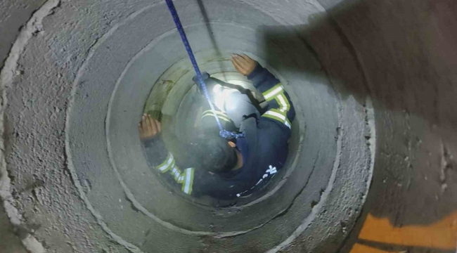 5 metrelik kuyuda gerçekleştirilen zorlu kurtarma operasyonu kamerada