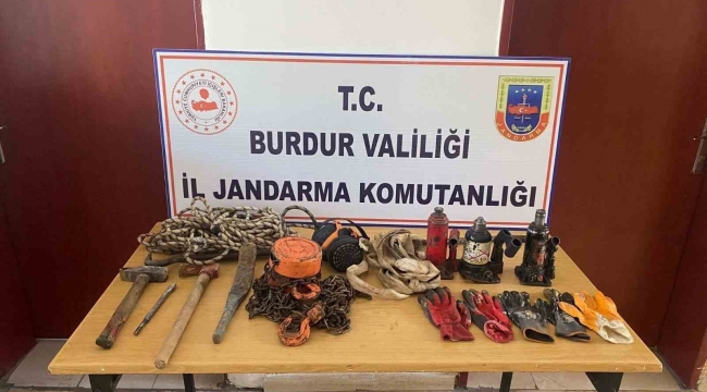 Burdur'da jandarmanın kaçakçılık ve uyuşturucu operasyonlarında 4 kişi tutuklandı