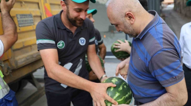 Büyükşehir hem çiftçiyi hem vatandaşı gülümsetti