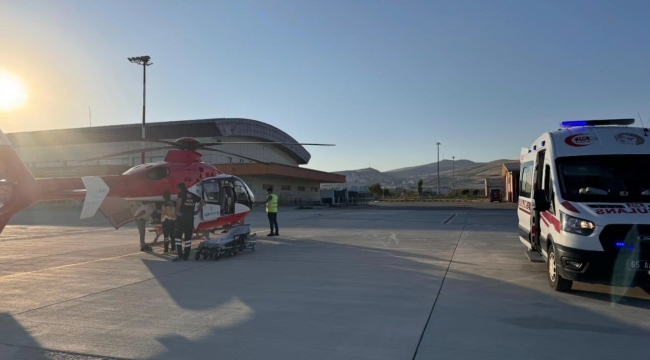 Doğum hastası kadın için helikopter ambulans havalandı