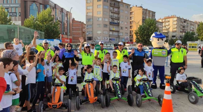 Kırşehir polisinden çocuklara 'trafik eğitimi'