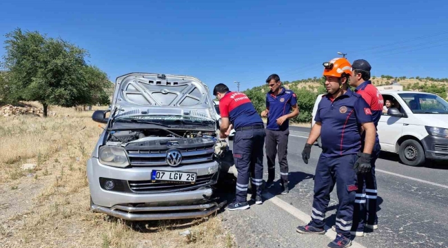 Mardin'de kamyonet ile hafif ticari araç çarpıştı: 2 yaralı
